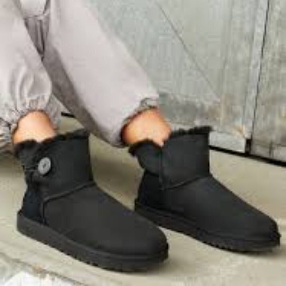 NWT UGG Bailey Button II Black Winter Boots Cozy Slip-On Design Size 11